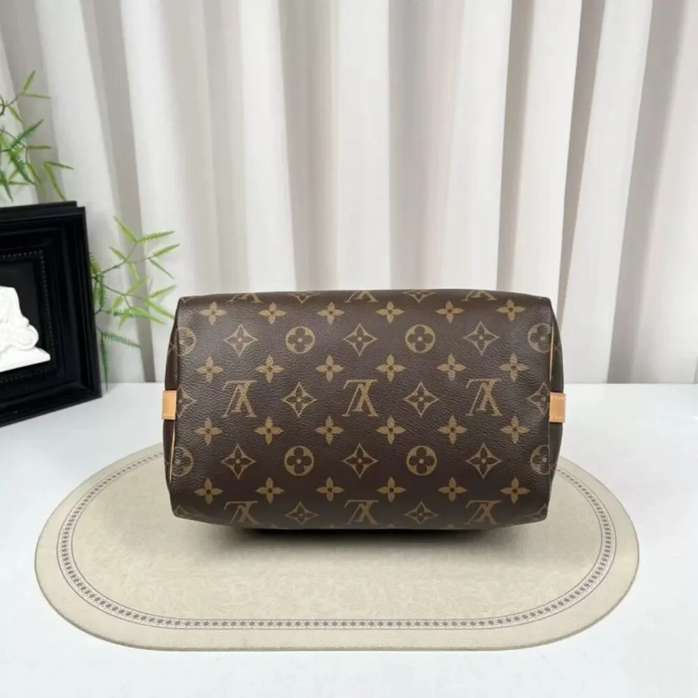 Louis Vuitton Women Pre-Loved Bag Very Good Condition